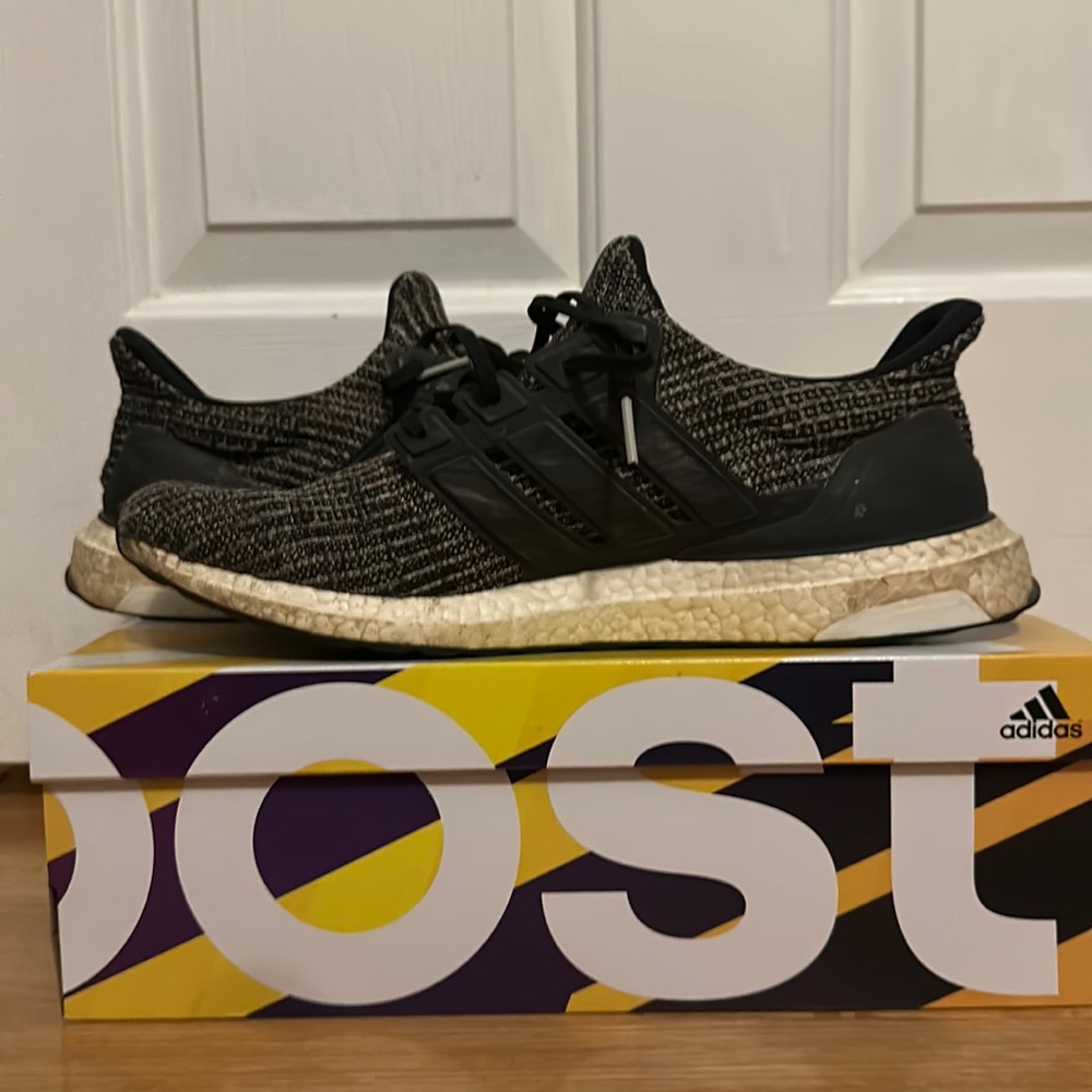 Adidas Ultra Boosts. Used but in good condition. Same day shipping.
